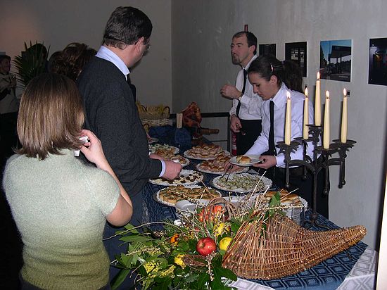 buffet... cosa star facendo la girl di spalle?