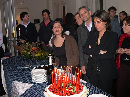 tutti intorno alla torta