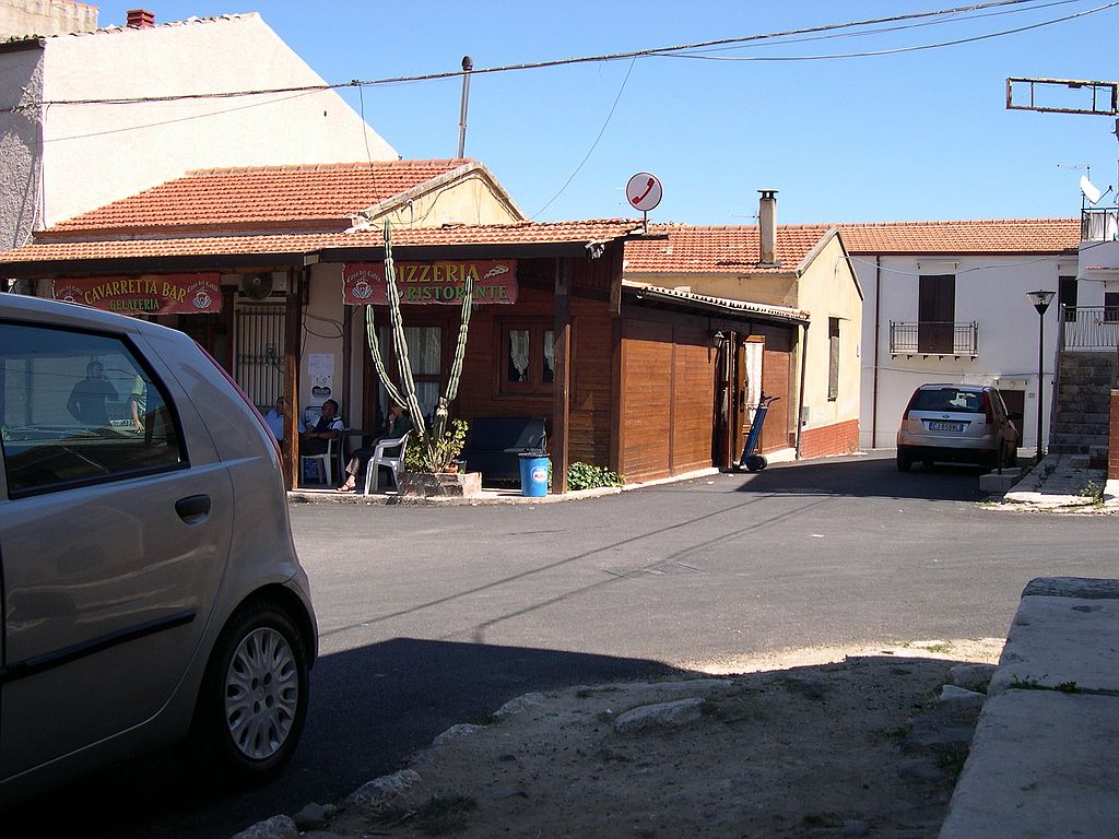 una piccola veduta della piazza..