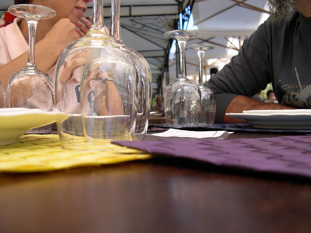 una volta seduti aspettiamo i piatti del Men fisso...