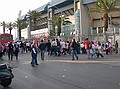 folla davanti al colosseo
