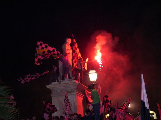 gli manca una bandiera